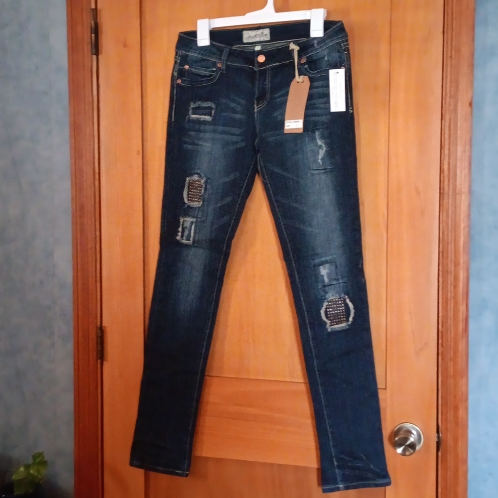 Revolution by Revolt  women's Skinny Distress Patchwork Jeans NWT Size 7
